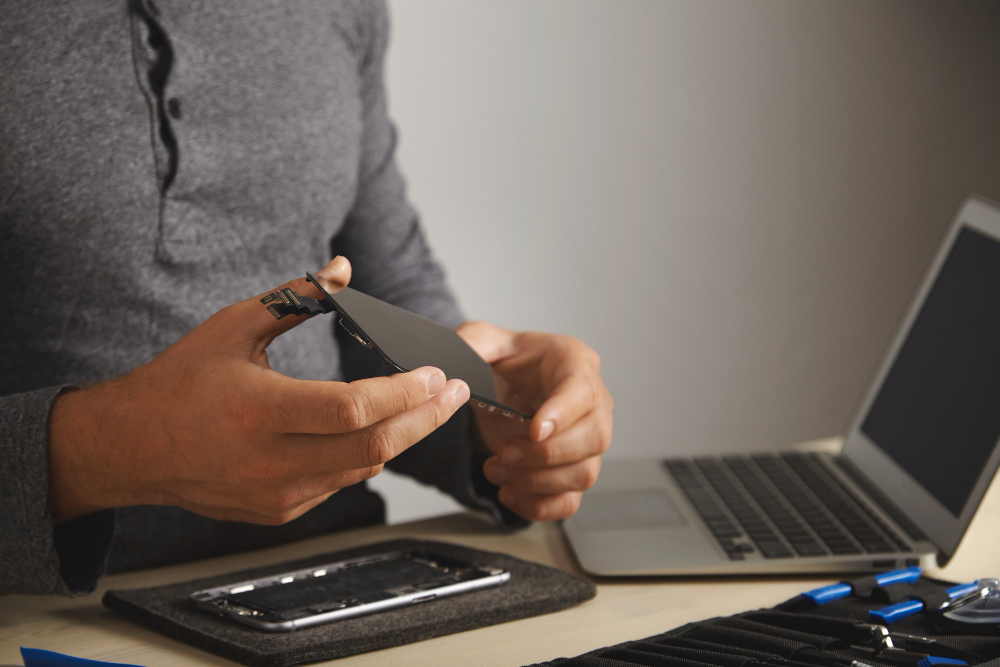 Jangan Charge Sampai 100%! Ini Cara Membatasi Baterai Laptop Agar Tetap Awet